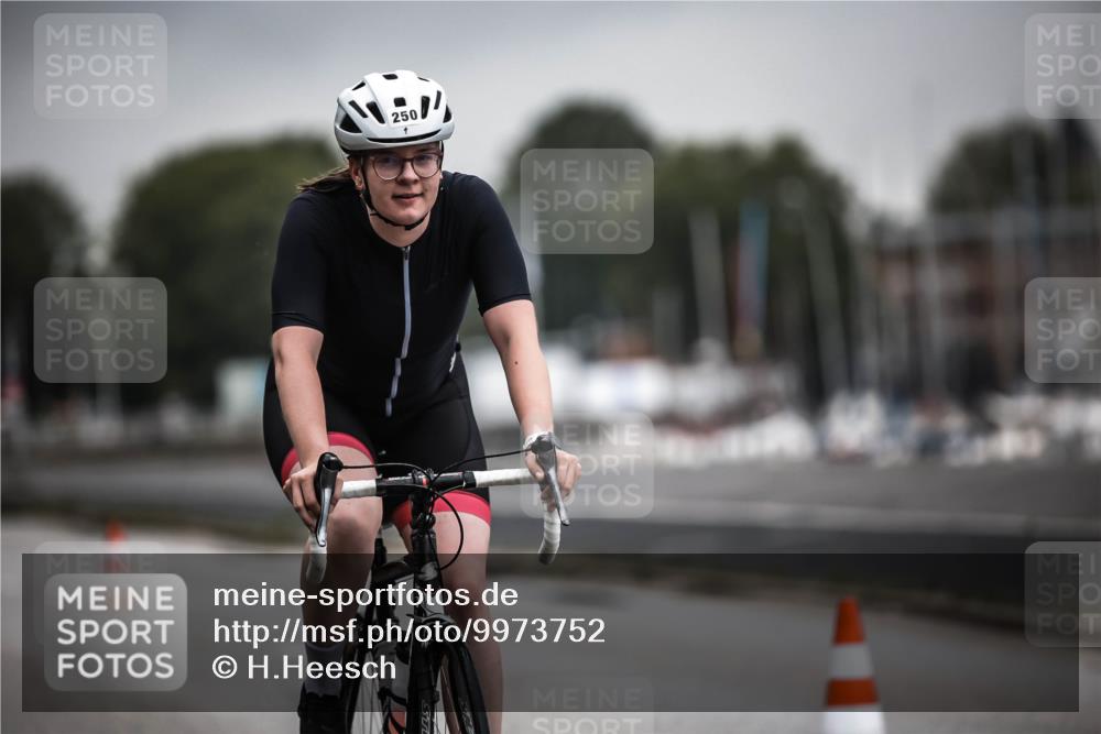 16.08.2026 - KN Förde Triathlon 2026 H.Heesch http://msf.ph/oto/9973752 16.08.2026 10:11:37 Radfahren  meine-sportfotos.de