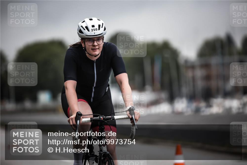 16.08.2026 - KN Förde Triathlon 2026 H.Heesch http://msf.ph/oto/9973754 16.08.2026 10:11:37 Radfahren  meine-sportfotos.de