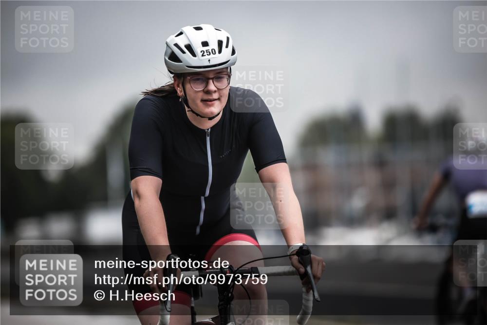 16.08.2026 - KN Förde Triathlon 2026 H.Heesch http://msf.ph/oto/9973759 16.08.2026 10:11:38 Radfahren  meine-sportfotos.de