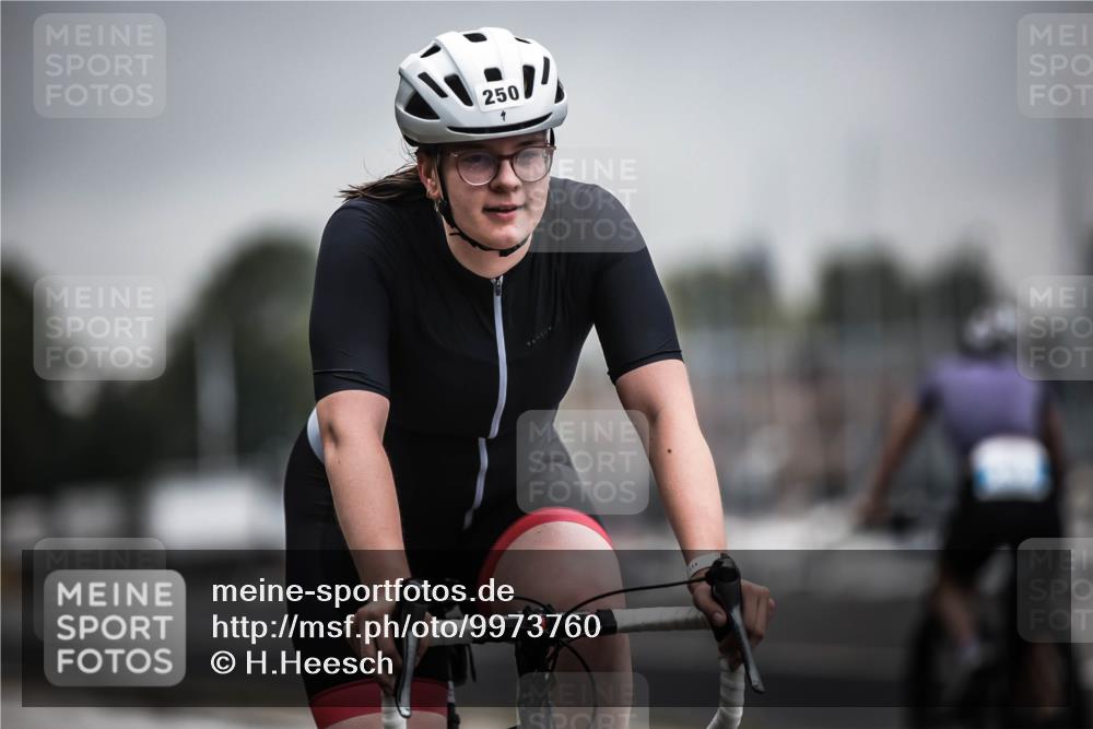 16.08.2026 - KN Förde Triathlon 2026 H.Heesch http://msf.ph/oto/9973760 16.08.2026 10:11:38 Radfahren  meine-sportfotos.de