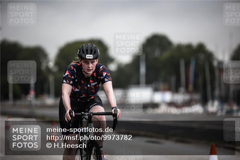 16.08.2026 - KN Förde Triathlon 2026 H.Heesch http://msf.ph/oto/9973782 16.08.2026 10:12:13 Radfahren  meine-sportfotos.de