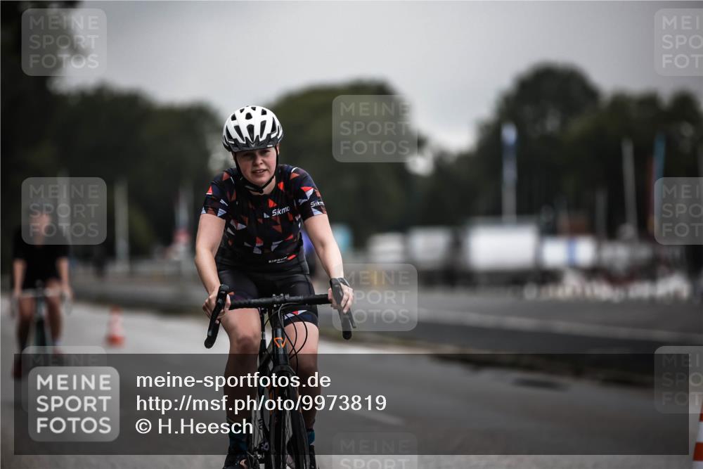 16.08.2026 - KN Förde Triathlon 2026 H.Heesch http://msf.ph/oto/9973819 16.08.2026 10:13:24 Radfahren  meine-sportfotos.de