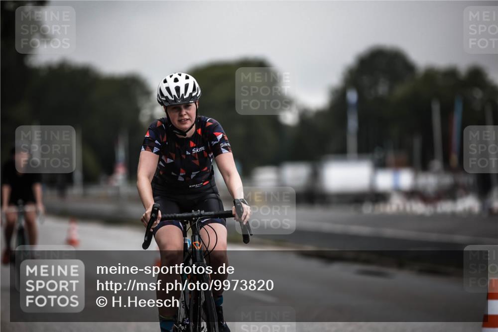 16.08.2026 - KN Förde Triathlon 2026 H.Heesch http://msf.ph/oto/9973820 16.08.2026 10:13:24 Radfahren  meine-sportfotos.de