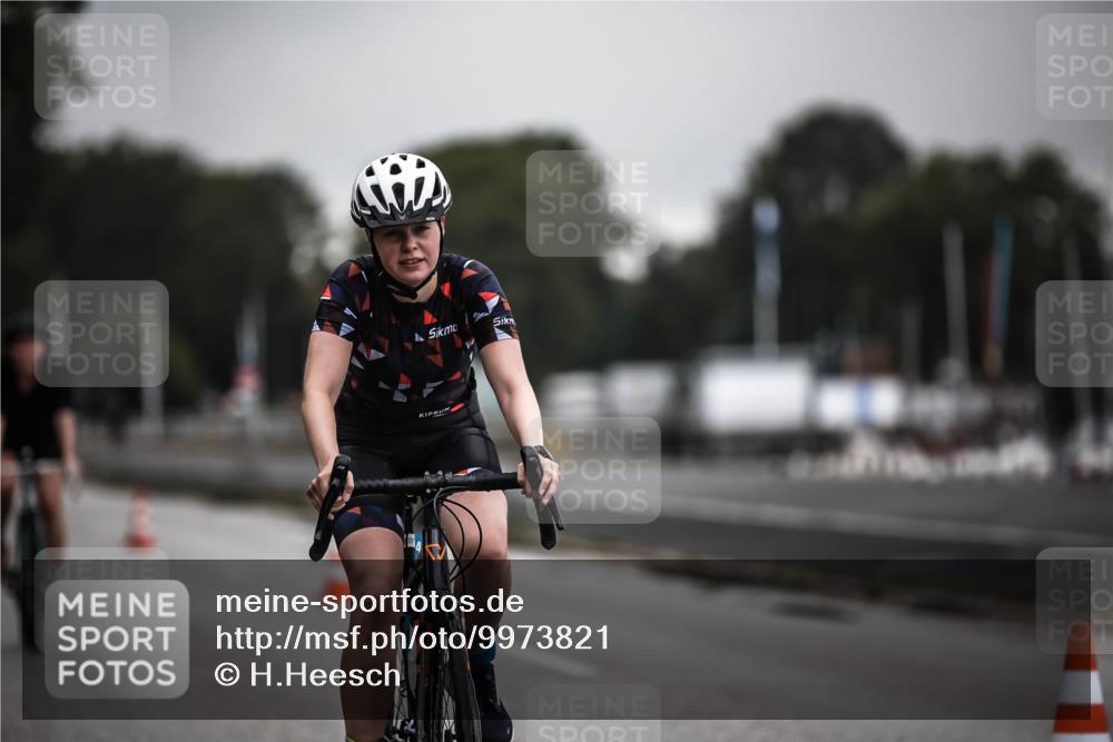16.08.2026 - KN Förde Triathlon 2026 H.Heesch http://msf.ph/oto/9973821 16.08.2026 10:13:24 Radfahren  meine-sportfotos.de