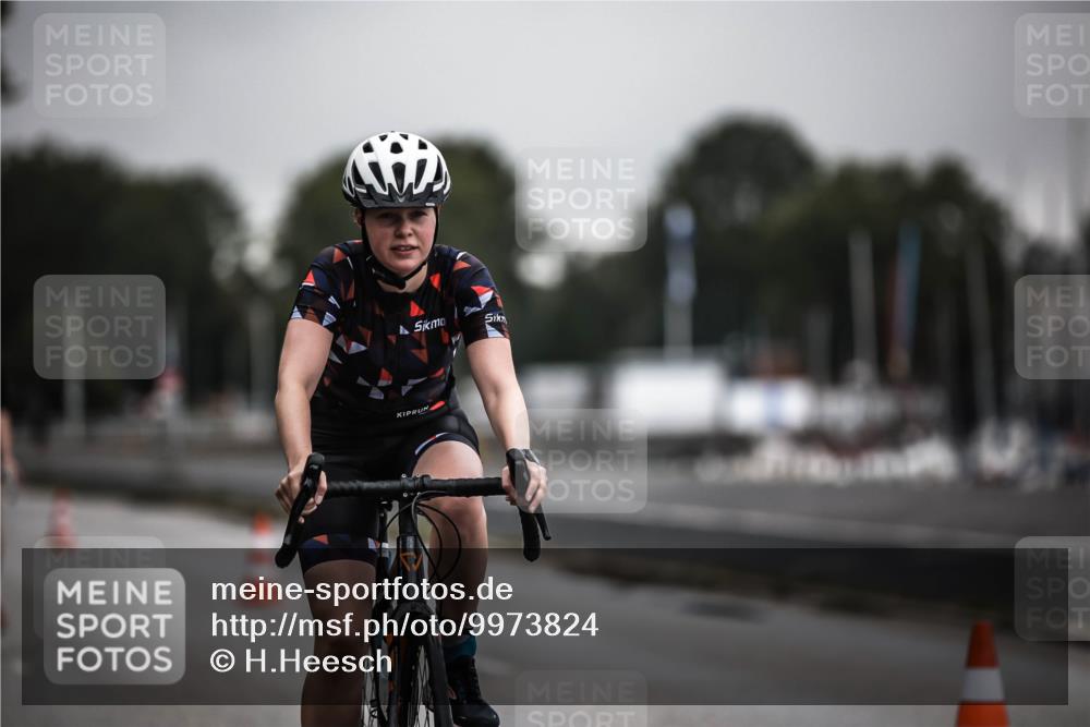 16.08.2026 - KN Förde Triathlon 2026 H.Heesch http://msf.ph/oto/9973824 16.08.2026 10:13:24 Radfahren  meine-sportfotos.de