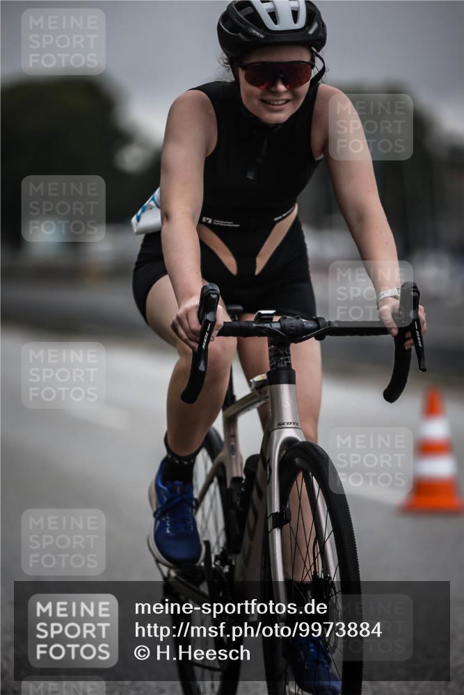 16.08.2026 - KN Förde Triathlon 2026 H.Heesch http://msf.ph/oto/9973884 16.08.2026 10:13:43 Radfahren  meine-sportfotos.de