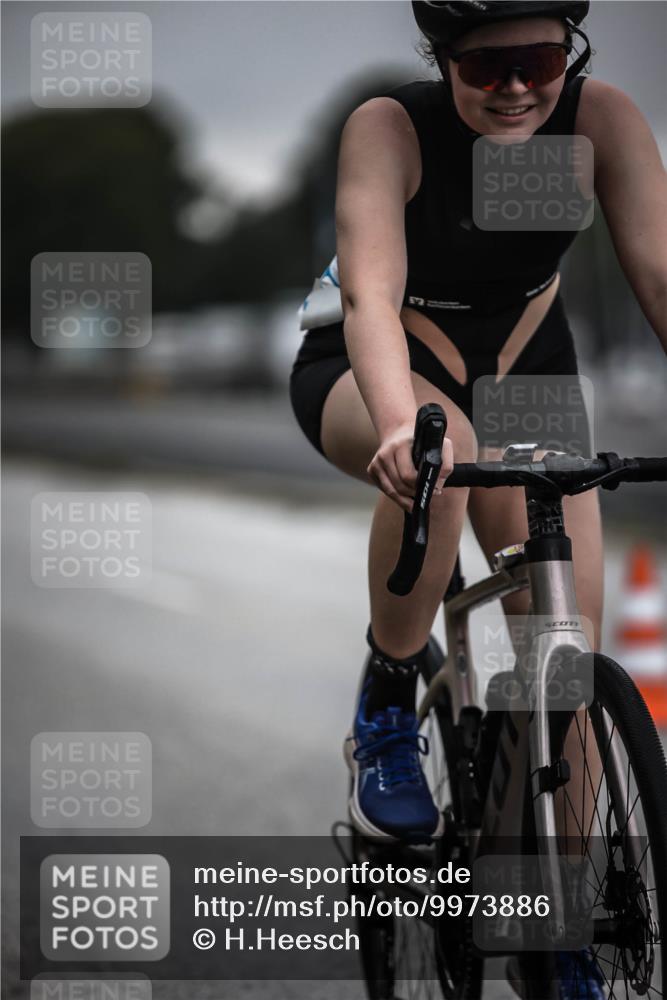 16.08.2026 - KN Förde Triathlon 2026 H.Heesch http://msf.ph/oto/9973886 16.08.2026 10:13:43 Radfahren  meine-sportfotos.de