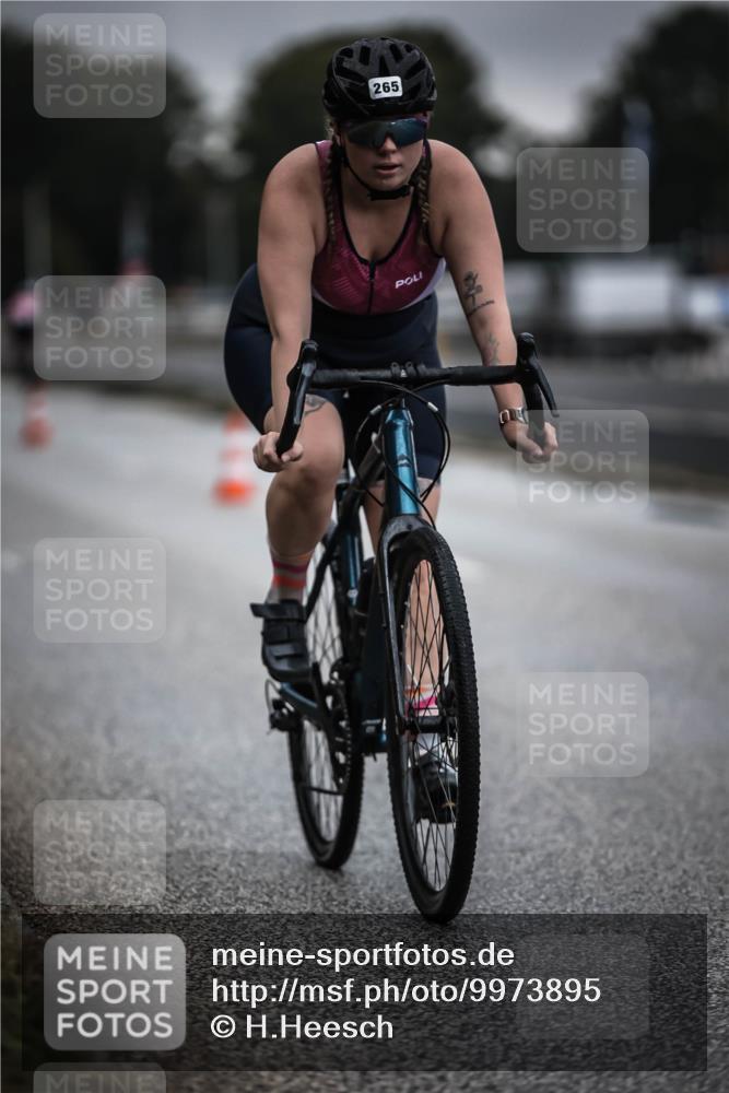 16.08.2026 - KN Förde Triathlon 2026 H.Heesch http://msf.ph/oto/9973895 16.08.2026 10:13:48 Radfahren  meine-sportfotos.de