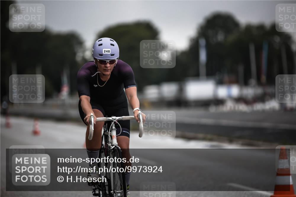16.08.2026 - KN Förde Triathlon 2026 H.Heesch http://msf.ph/oto/9973924 16.08.2026 10:14:15 Radfahren  meine-sportfotos.de