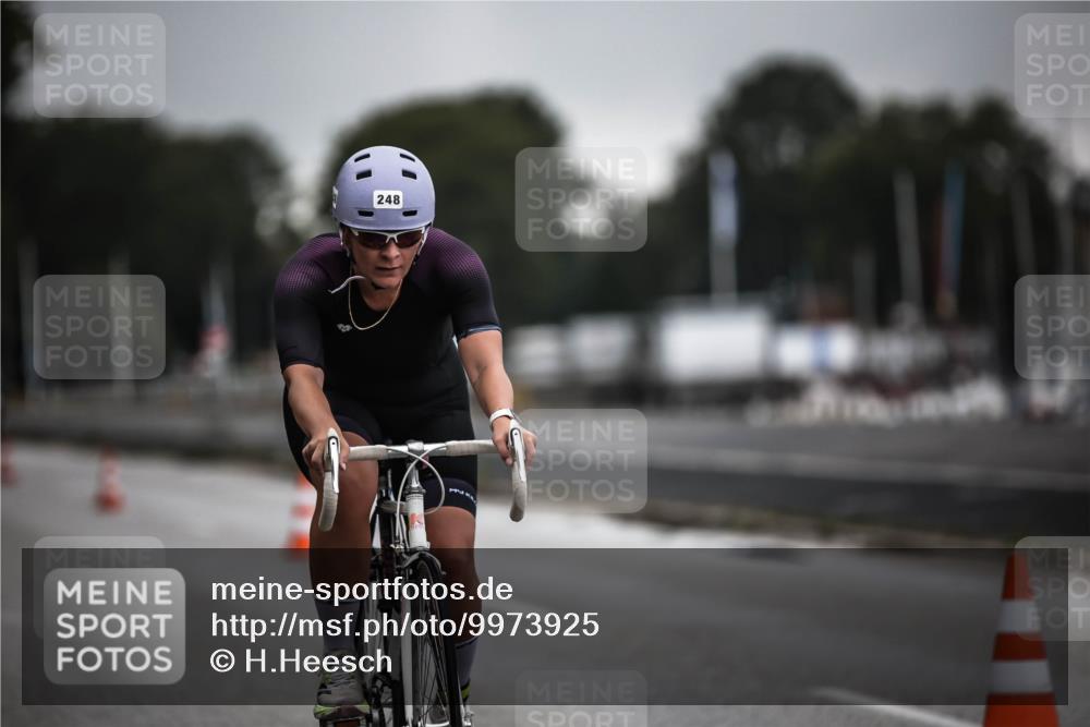 16.08.2026 - KN Förde Triathlon 2026 H.Heesch http://msf.ph/oto/9973925 16.08.2026 10:14:15 Radfahren  meine-sportfotos.de