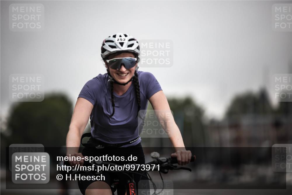16.08.2026 - KN Förde Triathlon 2026 H.Heesch http://msf.ph/oto/9973971 16.08.2026 10:14:43 Radfahren  meine-sportfotos.de