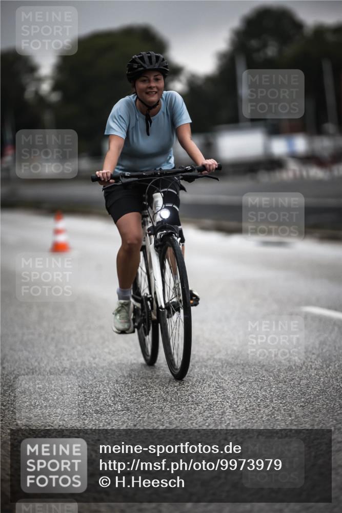 16.08.2026 - KN Förde Triathlon 2026 H.Heesch http://msf.ph/oto/9973979 16.08.2026 10:14:56 Radfahren  meine-sportfotos.de