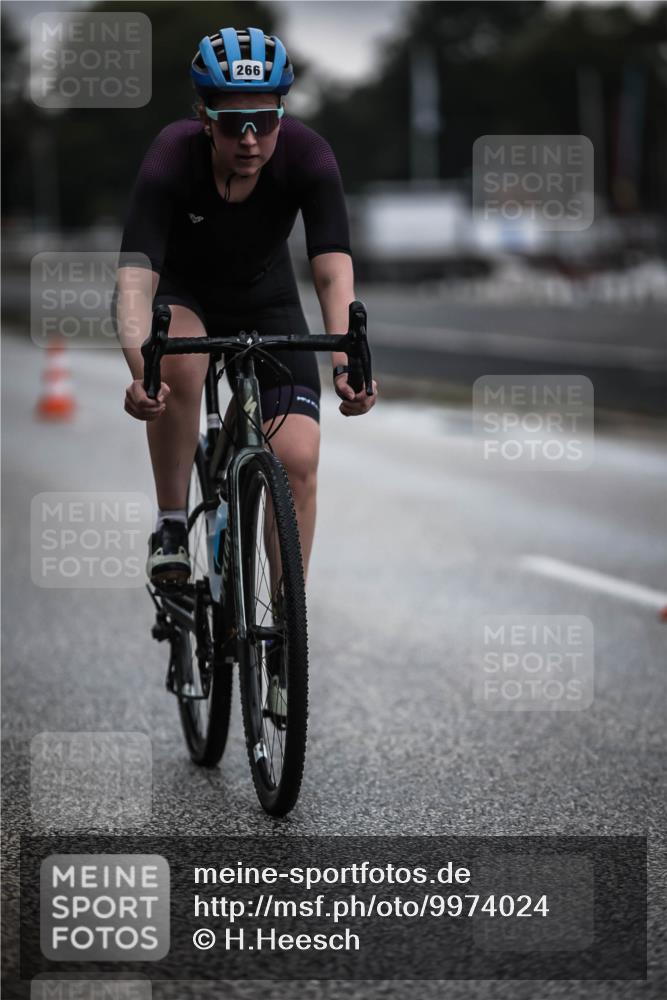 16.08.2026 - KN Förde Triathlon 2026 H.Heesch http://msf.ph/oto/9974024 16.08.2026 10:15:20 Radfahren 253 meine-sportfotos.de