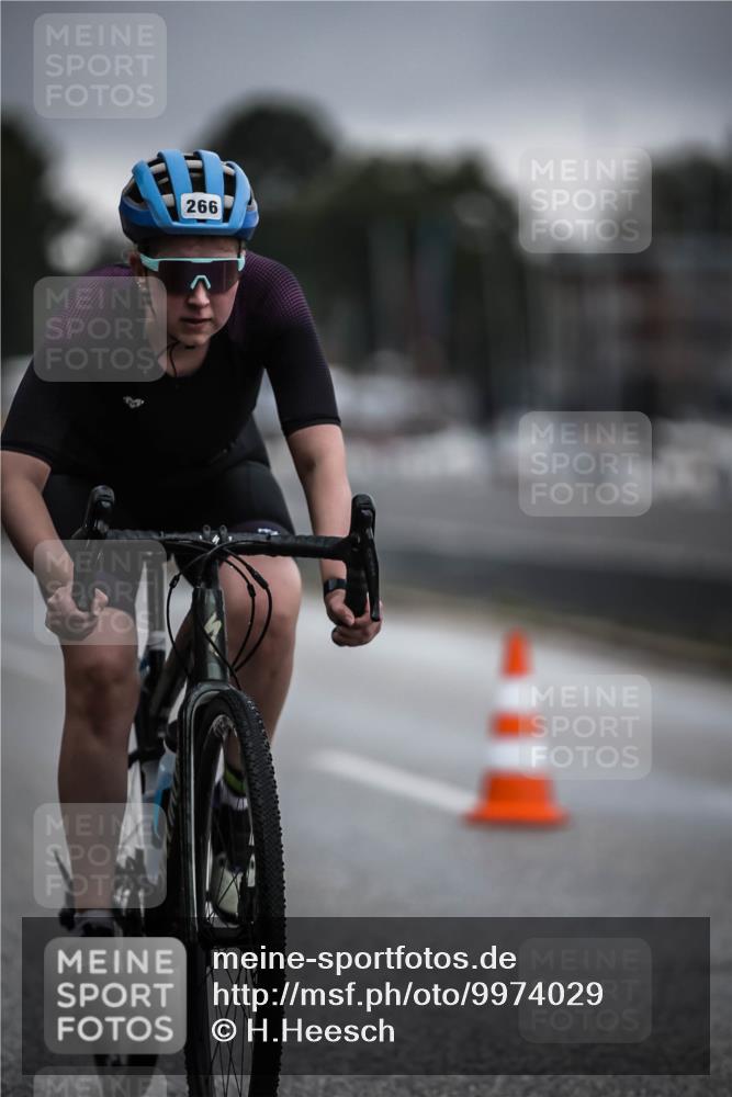 16.08.2026 - KN Förde Triathlon 2026 H.Heesch http://msf.ph/oto/9974029 16.08.2026 10:15:20 Radfahren 253 meine-sportfotos.de
