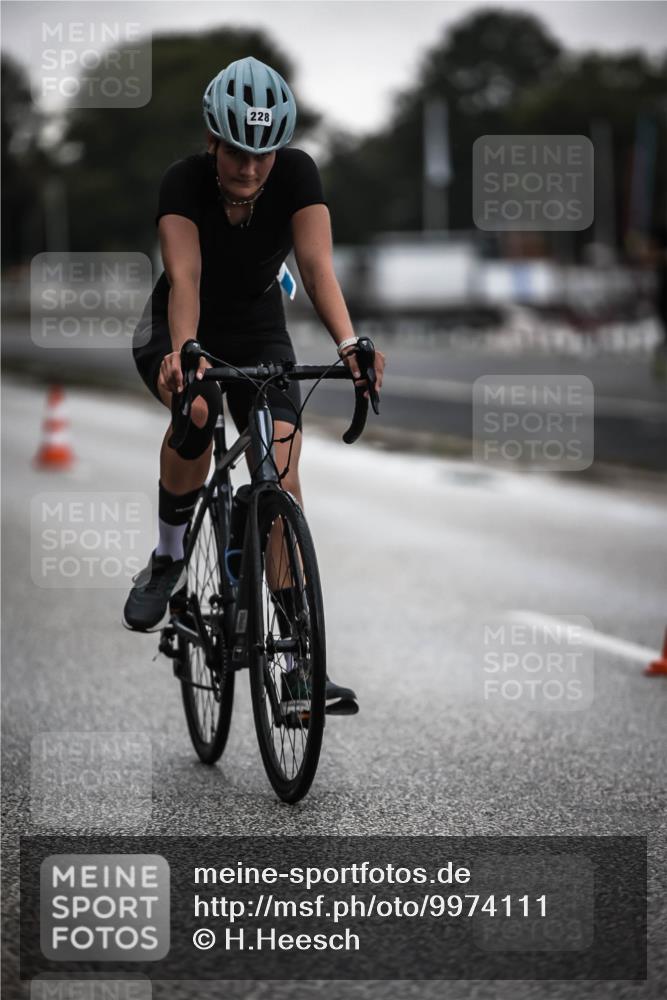 16.08.2026 - KN Förde Triathlon 2026 H.Heesch http://msf.ph/oto/9974111 16.08.2026 10:17:57 Radfahren  meine-sportfotos.de