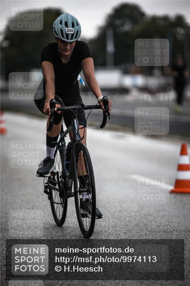 16.08.2026 - KN Förde Triathlon 2026 H.Heesch http://msf.ph/oto/9974113 16.08.2026 10:17:57 Radfahren  meine-sportfotos.de