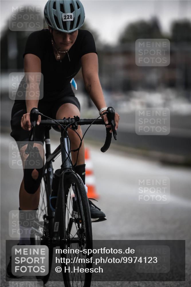16.08.2026 - KN Förde Triathlon 2026 H.Heesch http://msf.ph/oto/9974123 16.08.2026 10:17:57 Radfahren  meine-sportfotos.de