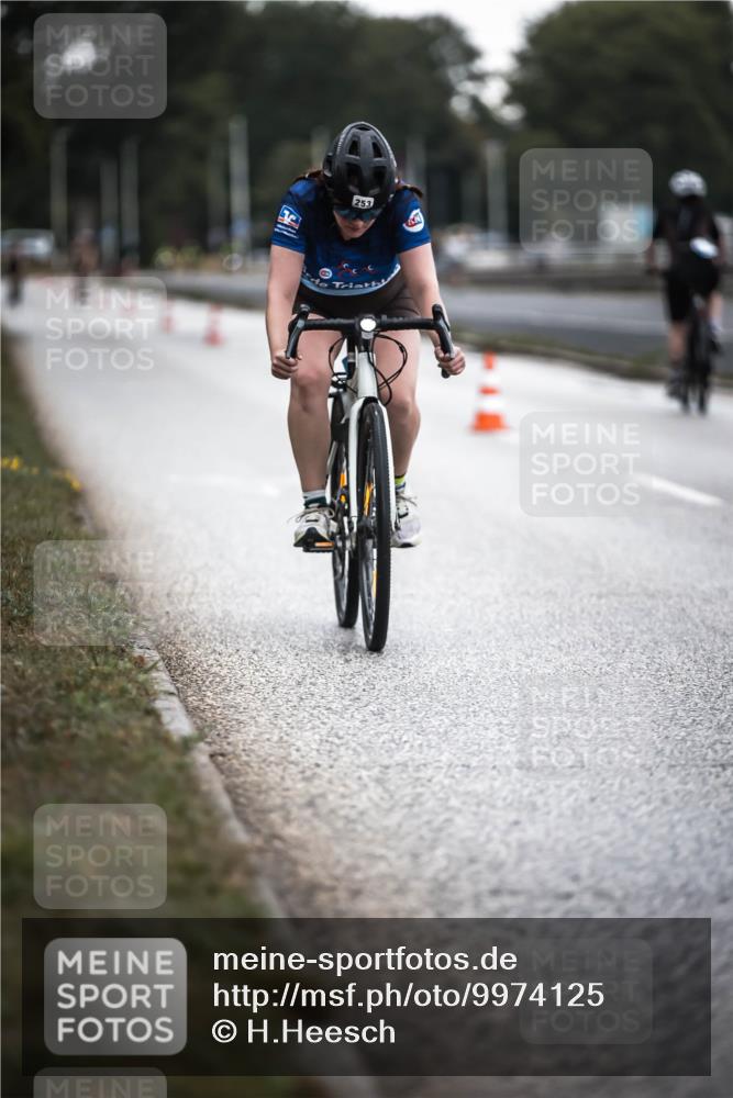 16.08.2026 - KN Förde Triathlon 2026 H.Heesch http://msf.ph/oto/9974125 16.08.2026 10:18:24 Radfahren  meine-sportfotos.de