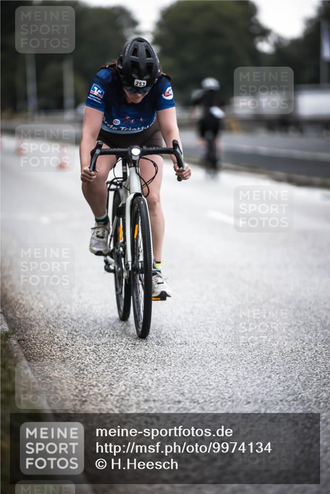 16.08.2026 - KN Förde Triathlon 2026 H.Heesch http://msf.ph/oto/9974134 16.08.2026 10:18:24 Radfahren  meine-sportfotos.de