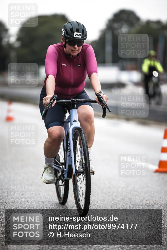 16.08.2026 - KN Förde Triathlon 2026 H.Heesch http://msf.ph/oto/9974177 16.08.2026 10:20:04 Radfahren  meine-sportfotos.de