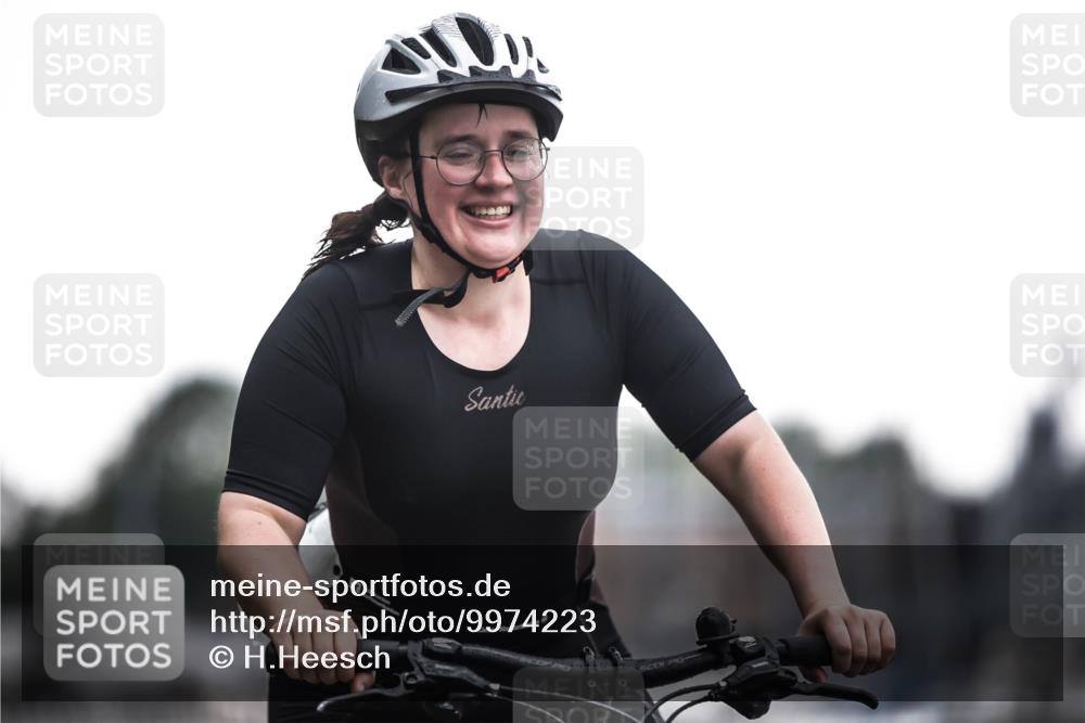 16.08.2026 - KN Förde Triathlon 2026 H.Heesch http://msf.ph/oto/9974223 16.08.2026 10:21:25 Radfahren  meine-sportfotos.de