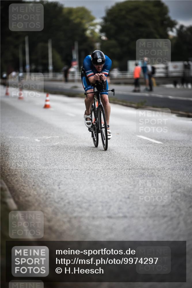 16.08.2026 - KN Förde Triathlon 2026 H.Heesch http://msf.ph/oto/9974297 16.08.2026 10:59:44 Radfahren 307, 318 meine-sportfotos.de