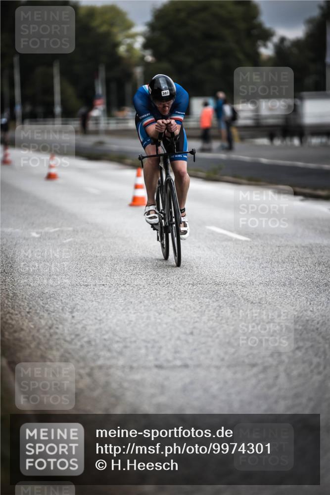16.08.2026 - KN Förde Triathlon 2026 H.Heesch http://msf.ph/oto/9974301 16.08.2026 10:59:44 Radfahren 307, 318 meine-sportfotos.de