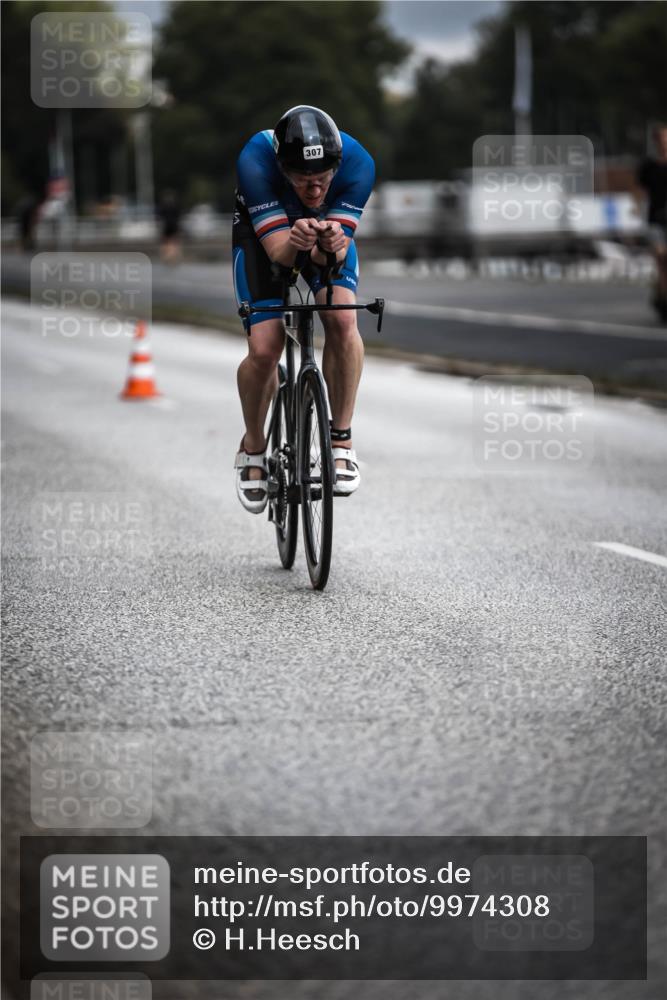 16.08.2026 - KN Förde Triathlon 2026 H.Heesch http://msf.ph/oto/9974308 16.08.2026 10:59:45 Radfahren 307, 318 meine-sportfotos.de