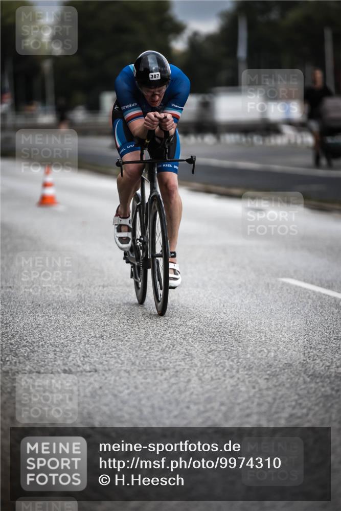 16.08.2026 - KN Förde Triathlon 2026 H.Heesch http://msf.ph/oto/9974310 16.08.2026 10:59:45 Radfahren 307, 318 meine-sportfotos.de