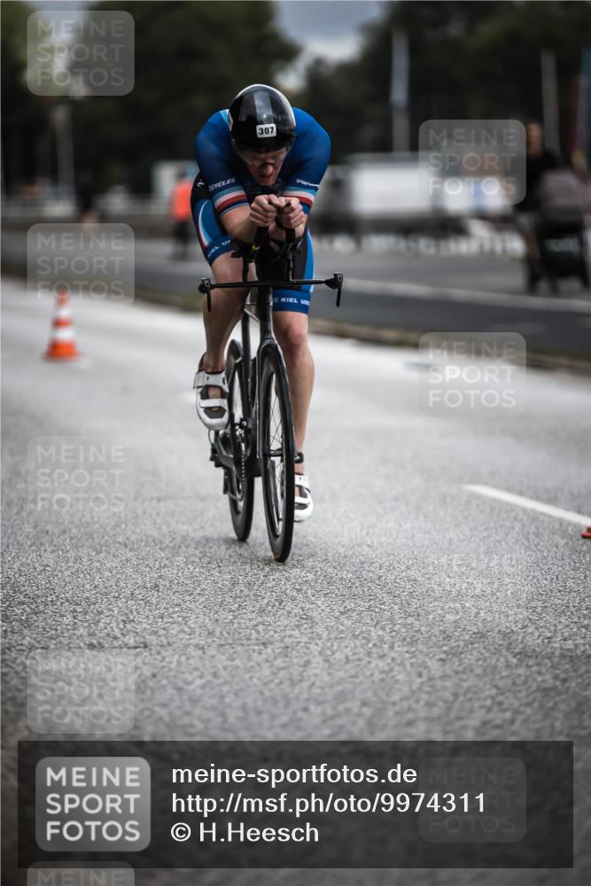 16.08.2026 - KN Förde Triathlon 2026 H.Heesch http://msf.ph/oto/9974311 16.08.2026 10:59:45 Radfahren 307, 318 meine-sportfotos.de