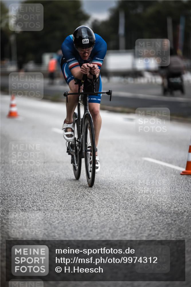 16.08.2026 - KN Förde Triathlon 2026 H.Heesch http://msf.ph/oto/9974312 16.08.2026 10:59:45 Radfahren 307, 318 meine-sportfotos.de