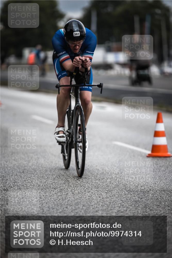 16.08.2026 - KN Förde Triathlon 2026 H.Heesch http://msf.ph/oto/9974314 16.08.2026 10:59:45 Radfahren 307, 318 meine-sportfotos.de