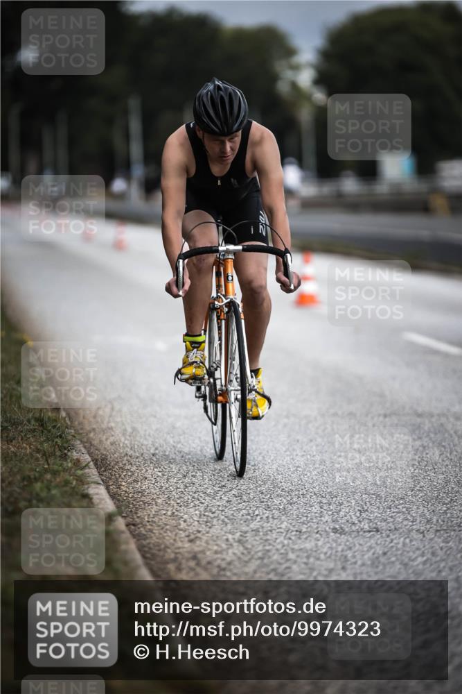 16.08.2026 - KN Förde Triathlon 2026 H.Heesch http://msf.ph/oto/9974323 16.08.2026 11:00:28 Radfahren 301, 317 meine-sportfotos.de