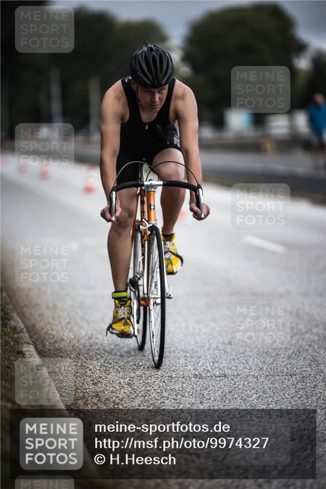 16.08.2026 - KN Förde Triathlon 2026 H.Heesch http://msf.ph/oto/9974327 16.08.2026 11:00:28 Radfahren 301, 317 meine-sportfotos.de