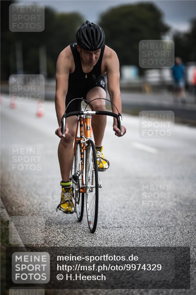 16.08.2026 - KN Förde Triathlon 2026 H.Heesch http://msf.ph/oto/9974329 16.08.2026 11:00:28 Radfahren 301, 317 meine-sportfotos.de