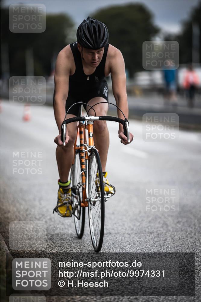 16.08.2026 - KN Förde Triathlon 2026 H.Heesch http://msf.ph/oto/9974331 16.08.2026 11:00:28 Radfahren 301, 317 meine-sportfotos.de