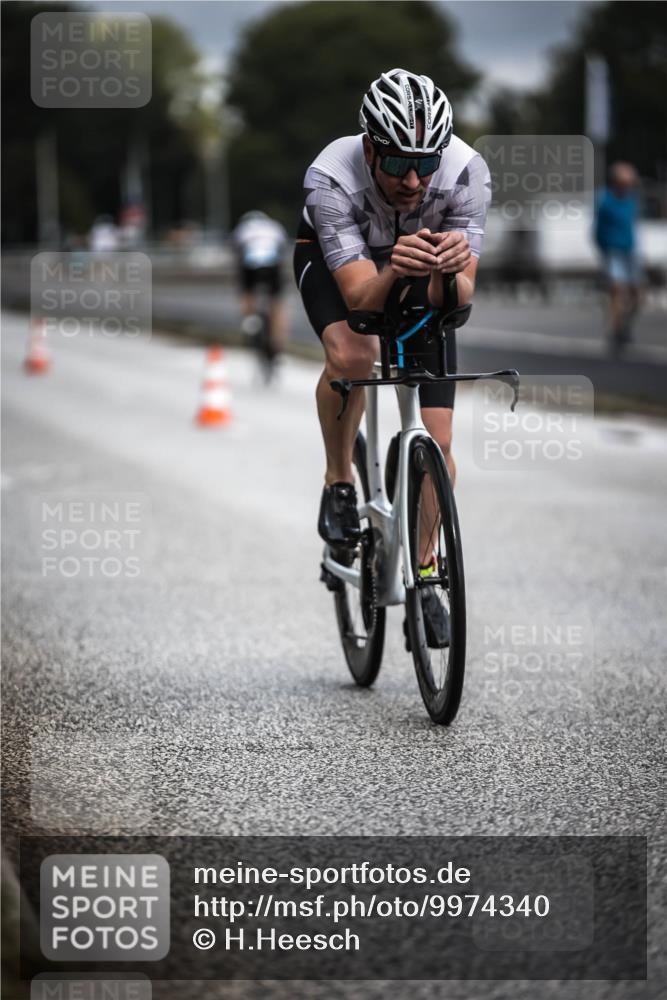 16.08.2026 - KN Förde Triathlon 2026 H.Heesch http://msf.ph/oto/9974340 16.08.2026 11:00:38 Radfahren 302 meine-sportfotos.de