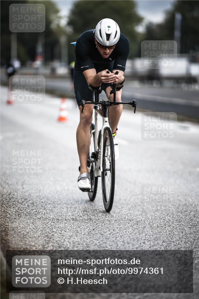 16.08.2026 - KN Förde Triathlon 2026 H.Heesch http://msf.ph/oto/9974361 16.08.2026 11:00:55 Radfahren 304 meine-sportfotos.de