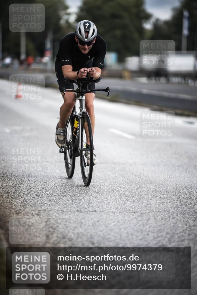 16.08.2026 - KN Förde Triathlon 2026 H.Heesch http://msf.ph/oto/9974379 16.08.2026 11:01:11 Radfahren 319, 323 meine-sportfotos.de