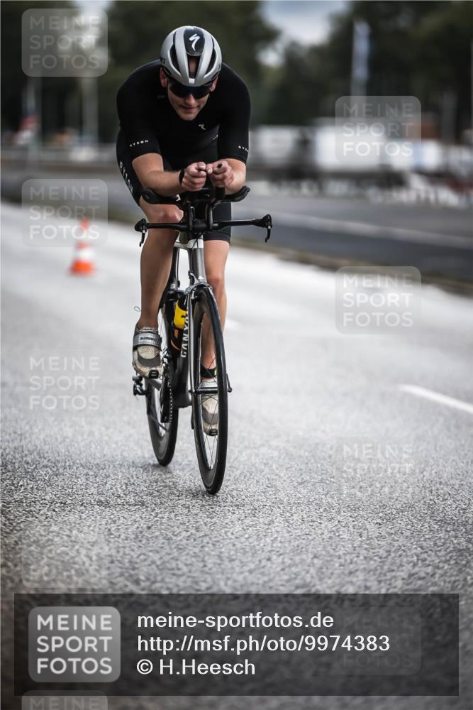 16.08.2026 - KN Förde Triathlon 2026 H.Heesch http://msf.ph/oto/9974383 16.08.2026 11:01:11 Radfahren 319, 323 meine-sportfotos.de