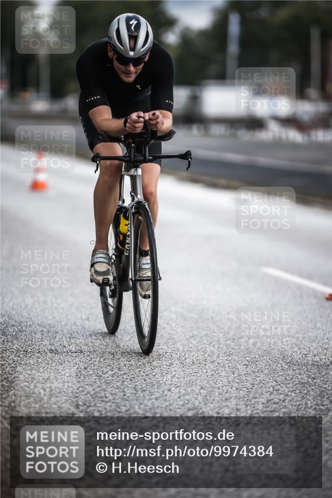 16.08.2026 - KN Förde Triathlon 2026 H.Heesch http://msf.ph/oto/9974384 16.08.2026 11:01:11 Radfahren 319, 323 meine-sportfotos.de