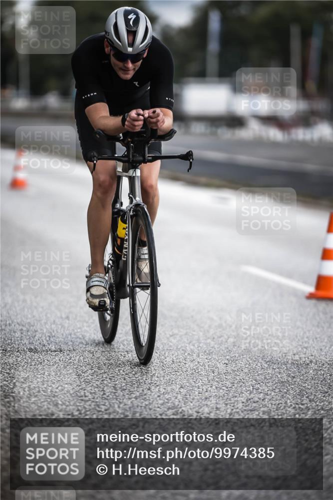 16.08.2026 - KN Förde Triathlon 2026 H.Heesch http://msf.ph/oto/9974385 16.08.2026 11:01:11 Radfahren 319, 323 meine-sportfotos.de
