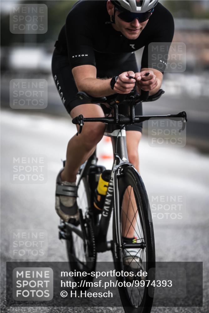 16.08.2026 - KN Förde Triathlon 2026 H.Heesch http://msf.ph/oto/9974393 16.08.2026 11:01:11 Radfahren 319, 323 meine-sportfotos.de