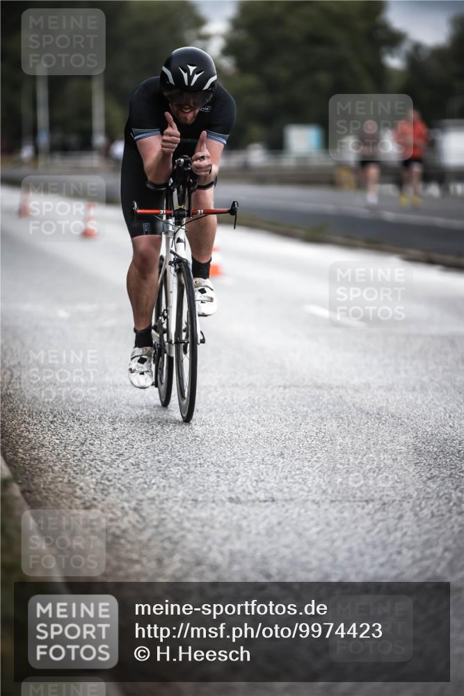 16.08.2026 - KN Förde Triathlon 2026 H.Heesch http://msf.ph/oto/9974423 16.08.2026 11:01:44 Radfahren 310, 311 meine-sportfotos.de