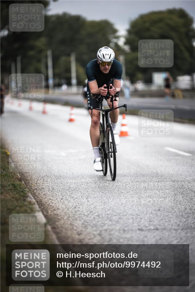 16.08.2026 - KN Förde Triathlon 2026 H.Heesch http://msf.ph/oto/9974492 16.08.2026 11:02:16 Radfahren 314, 327, 441 meine-sportfotos.de