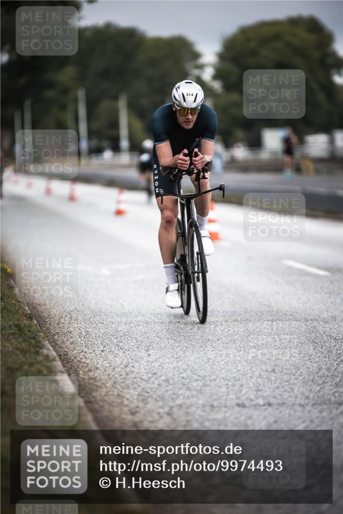16.08.2026 - KN Förde Triathlon 2026 H.Heesch http://msf.ph/oto/9974493 16.08.2026 11:02:16 Radfahren 314, 327, 441 meine-sportfotos.de