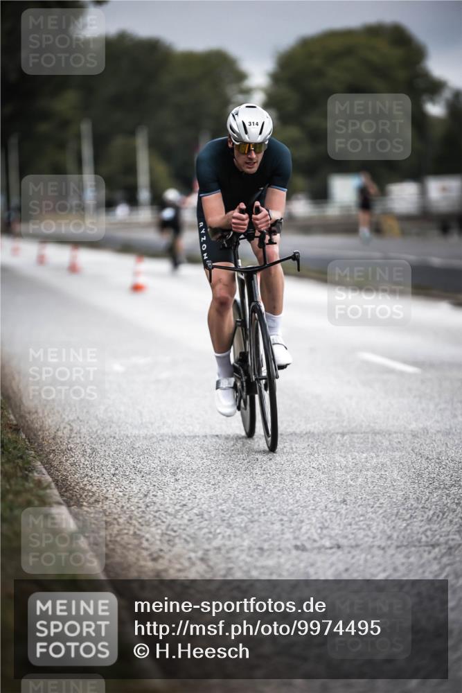 16.08.2026 - KN Förde Triathlon 2026 H.Heesch http://msf.ph/oto/9974495 16.08.2026 11:02:16 Radfahren 314, 327, 441 meine-sportfotos.de