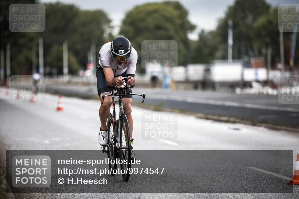 16.08.2026 - KN Förde Triathlon 2026 H.Heesch http://msf.ph/oto/9974547 16.08.2026 11:02:40 Radfahren 317, 324, 336 meine-sportfotos.de