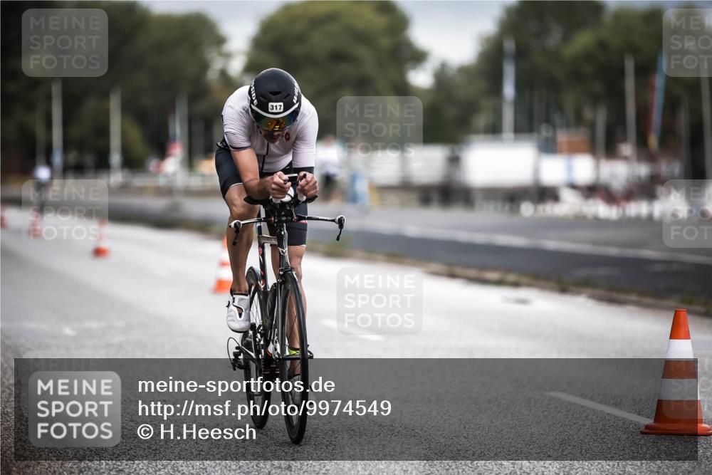 16.08.2026 - KN Förde Triathlon 2026 H.Heesch http://msf.ph/oto/9974549 16.08.2026 11:02:40 Radfahren 317, 324, 336 meine-sportfotos.de