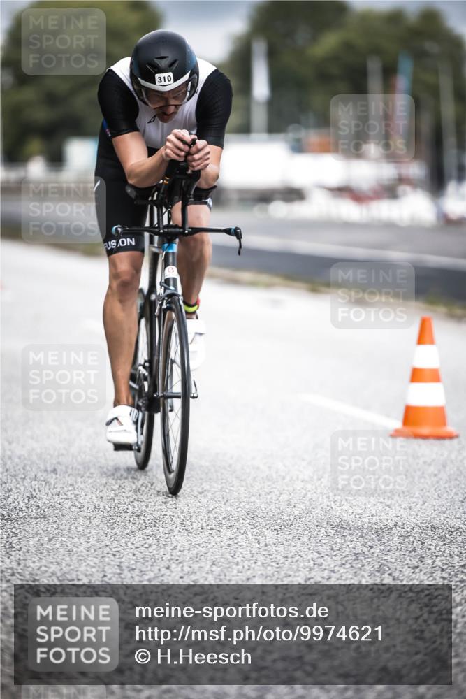 16.08.2026 - KN Förde Triathlon 2026 H.Heesch http://msf.ph/oto/9974621 16.08.2026 11:03:53 Radfahren 310 meine-sportfotos.de